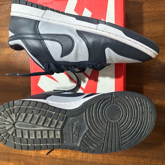 Georgetown Nike Dunks Size 8 Men Send your offers - Picture 4 of 8